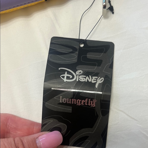 Loungefly Daisy Duck Pastel Wallet - Picture 2 of 4